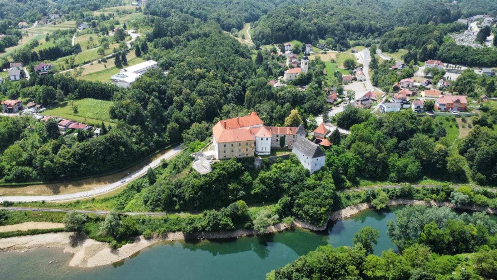 Ruralna Kuca Za Odmor Villa Pozun Ozalj Eksteriør billede